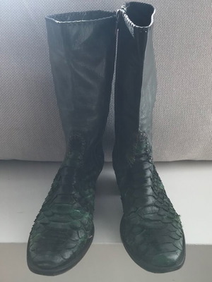 Green leather boots used, size 36.5