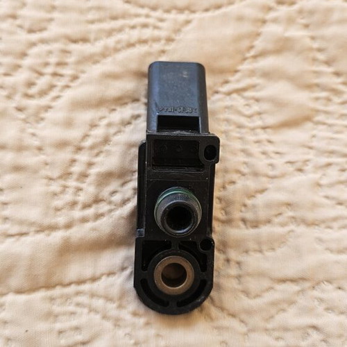 Map sensor Bosch used, code 0 261 230 058, orange