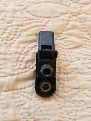 Map sensor Bosch used, code 0 261 230 058, orange