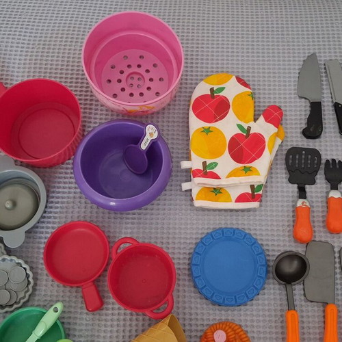 Children's kitchen set used, large pack with plastic food 50+ pieces