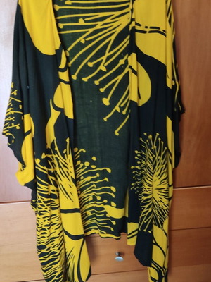 Cardigan cotton one size black and yellow like new