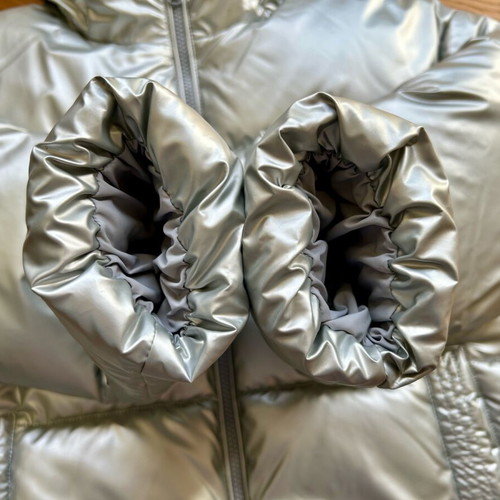 United Colors of Benetton winter jacket silver like new, 11-12 years