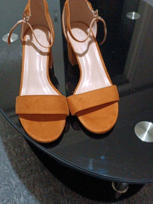 Summer sandals tan suede fabric size 39 like new
