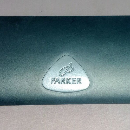 Parker 45 Flighter Fountain Pen like new, 14k gold nib, brushed steel