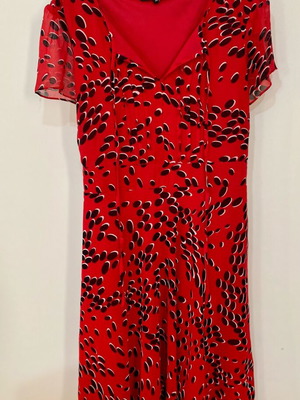 Collection Debenhams woman's red and black dress short sleeved size 14 used