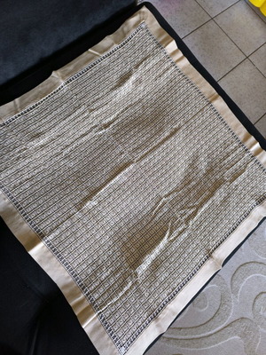 Handmade 73x73 table linen new with silk thread