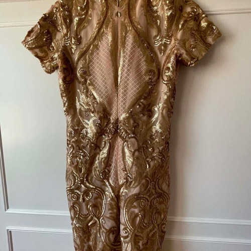 Manolo fitted dress like new, gold sequin details, size S