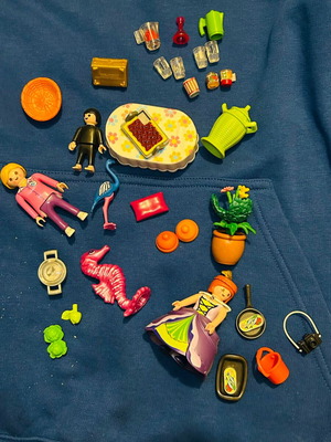 Playmobil 30+ pcs like new, accessories and figures