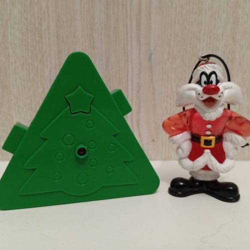 Warner Bros Looney Tunes Sylvester Cat figure used, Santa Claus light