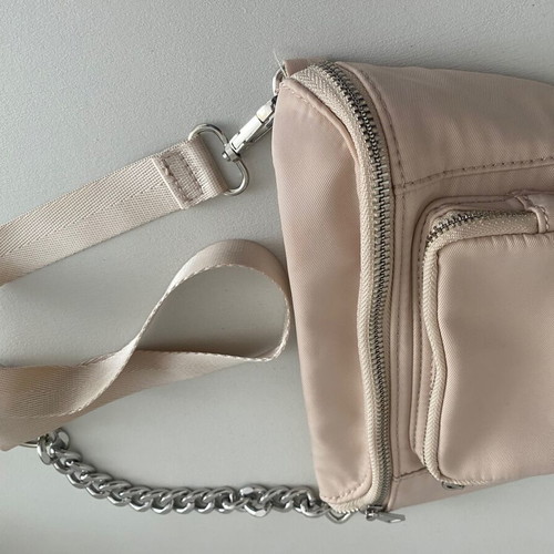 Beige banana bag crossbody like new with chain