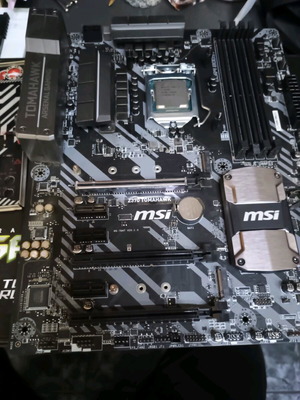 Z370 MSI Tomahawk με i7 8700k σαν καινούργιο