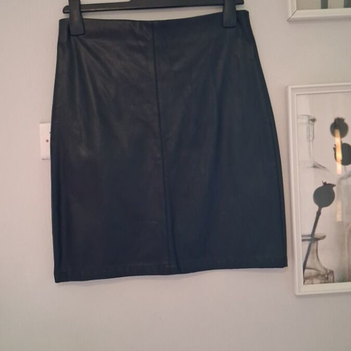 Shein leather-look skirt size M like new, black, A-line