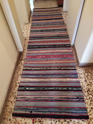 Woven rag rug 3.20 x 0.85 like new, multicolored