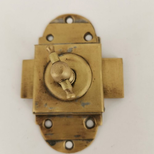 Small brass turn latch from 1920 used