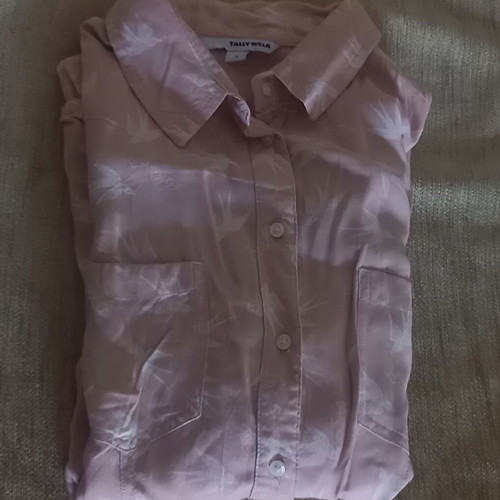 Shirt with swallows pink like new, size S