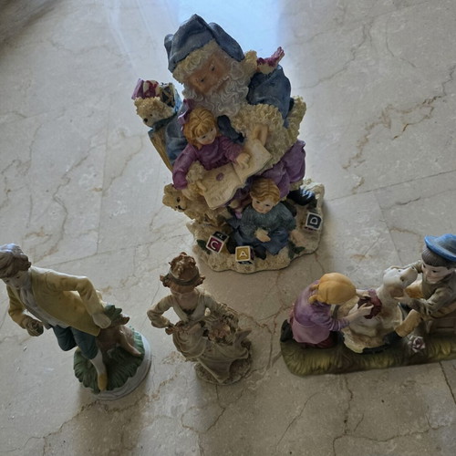 Vintage set of 4 decorative figurines like new, collectible pack
