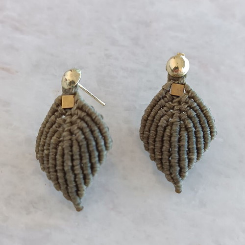 Macrame earrings like new, green
