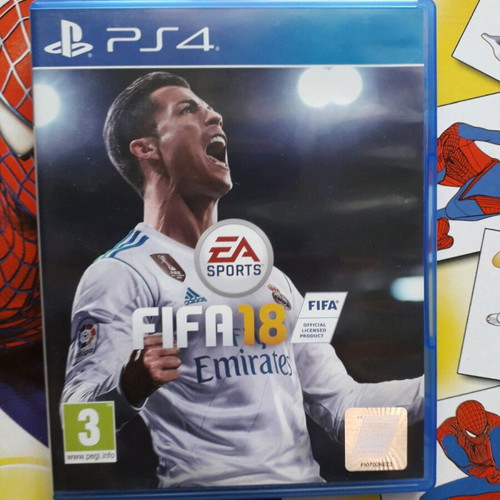 PlayStation 4 Pro 1TB σαν καινούργιο με 2 χειριστήρια και 5 παιχνίδια