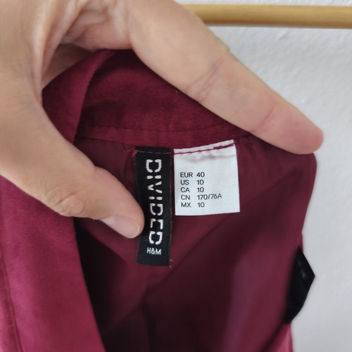 H&M Divided Burgundy Suede Mini Skirt Size 40 like new