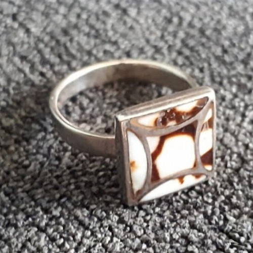Massive silver ring like new with moss agate 925 hallmark Zhiten class