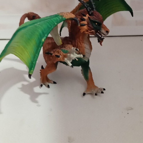 Flying dragon figure like new
