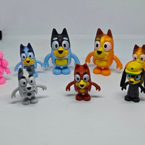 Bluey figures set of 7 like new