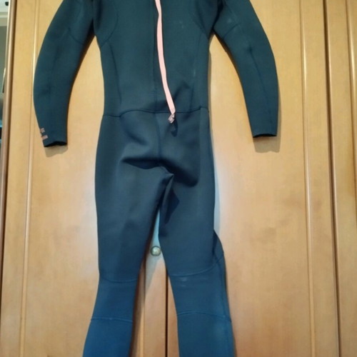 Decathlon wetsuit medium size used for windsurfing