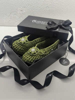 Handmade slippers green, new, size 38