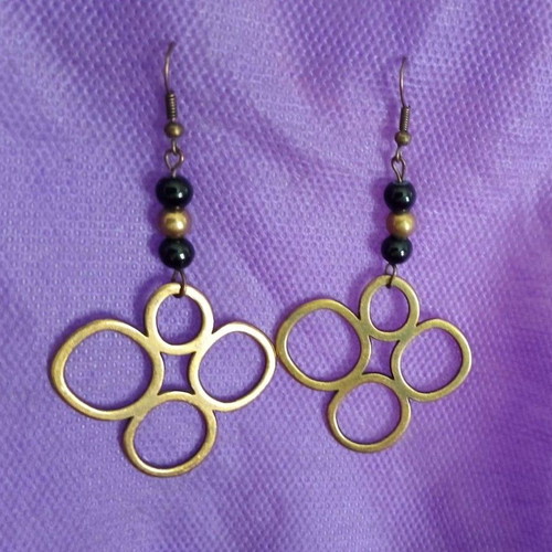 Dangling earrings new, gold color