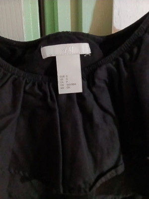 H&M black top blouse size S, like new, elastic
