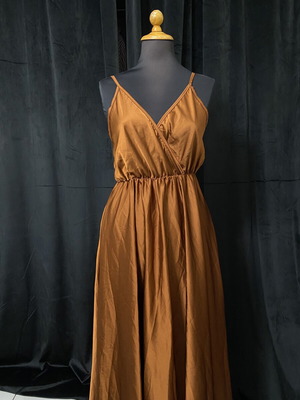Satin dress bronze color new, size M/L