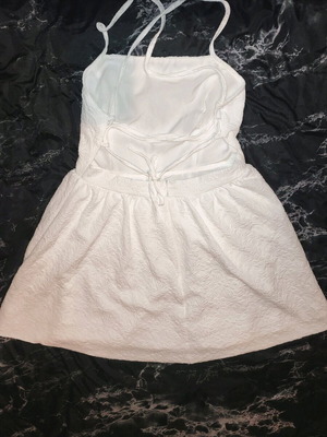 White Shein Petite dress size L like new with embossed knit