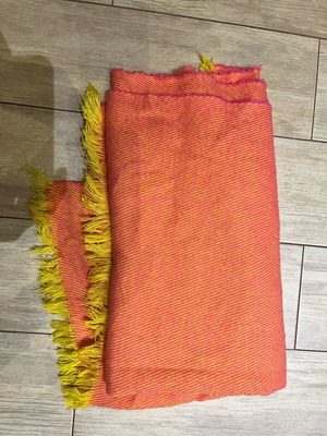 Wool scarf like new, long