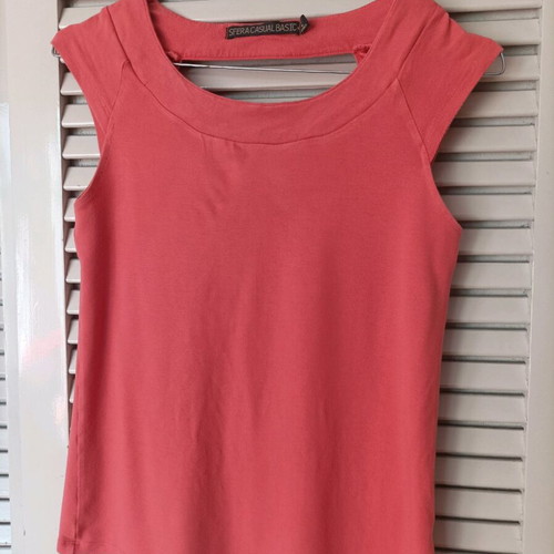 Coral top used, size L
