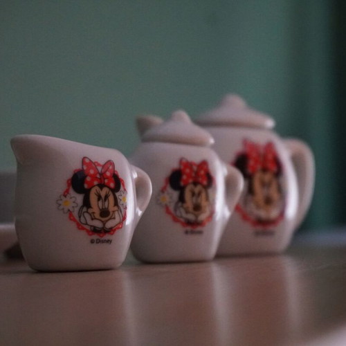 Disney Minnie Mouse porcelain tea set, new, 17 pieces