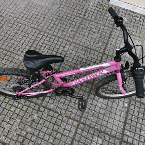 Matrix Star Shimano 20" Girl's Bicycle used, 6-speed