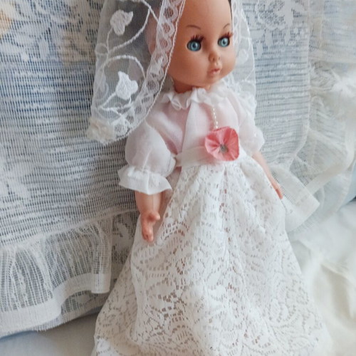 Bride doll like new from the last century 70 years old