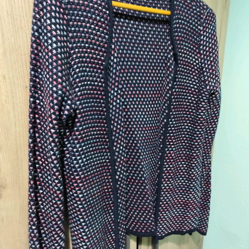 Knitted cardigan size Medium new with unique knitting