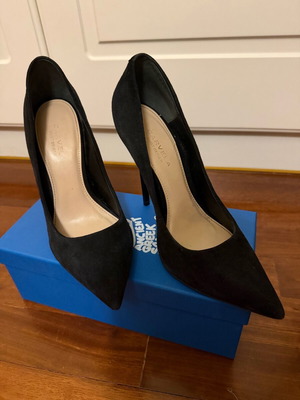Carvela pumps used, size 40, black