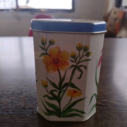 Metal storage container vintage like new condition