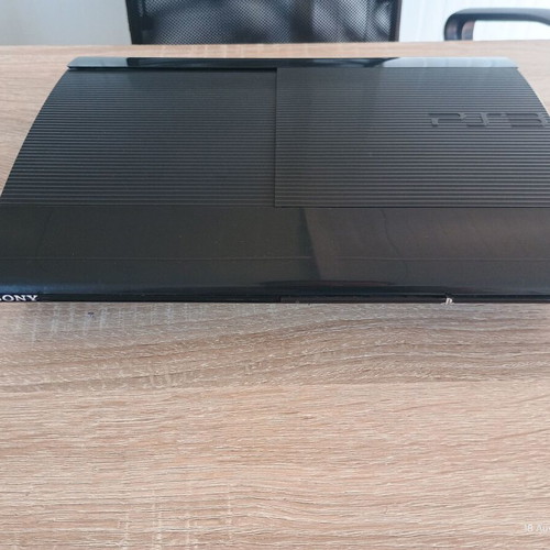 PS3 Super Slim 500GB console