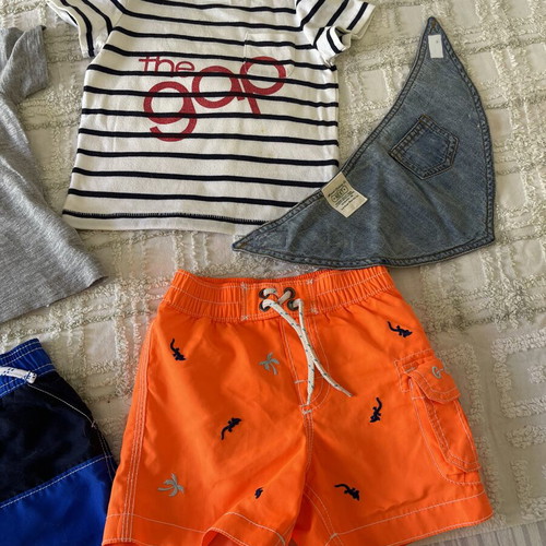Gap clothes like new for boy 12-18 months