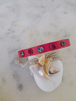Leather bracelet new in fuchsia with crystals