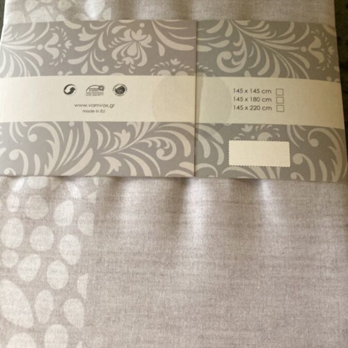 Saint Clair Tablecloth and Runner new