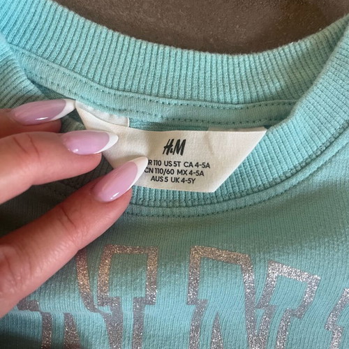 H&M kids set with Disney design like new, size 4-5, turquoise