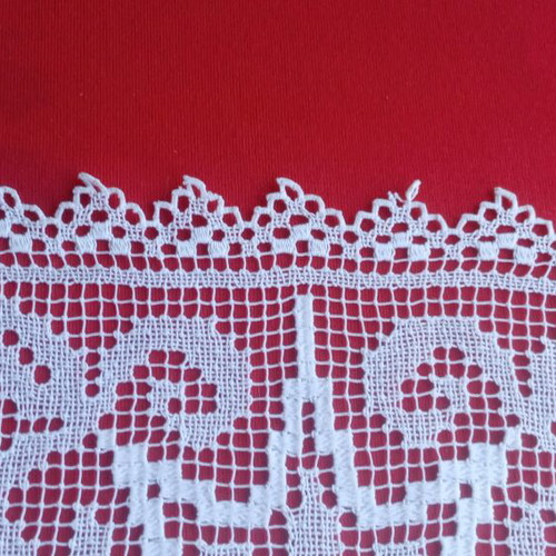 Square filet lace doily handmade vintage 1950s from Tinos