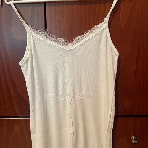 New white top Anel