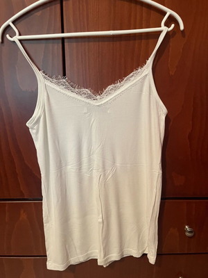 New white top Anel