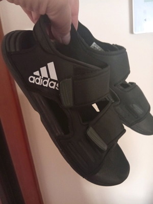 Сандали Adidas за момче употребявани, номер 33, черни