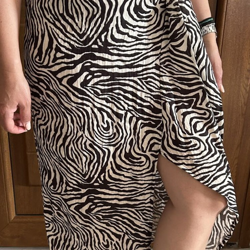 Pink Woman zebra print skirt with slit, size L